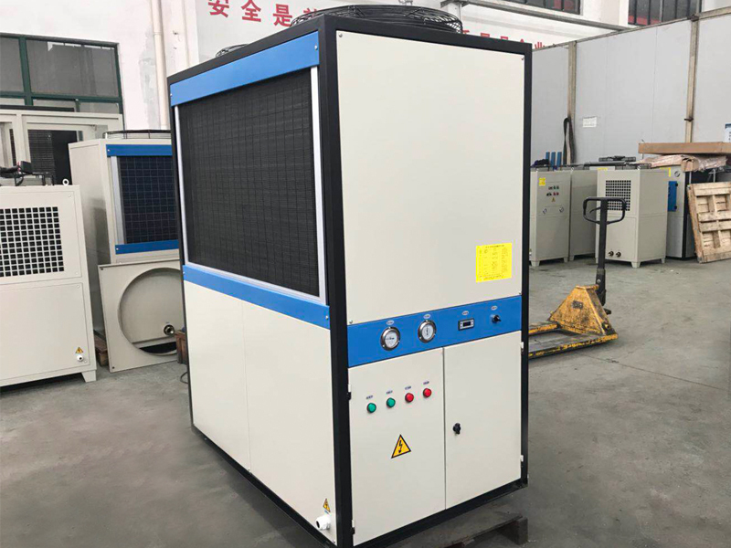 風冷式工業油冷機的應用與特點